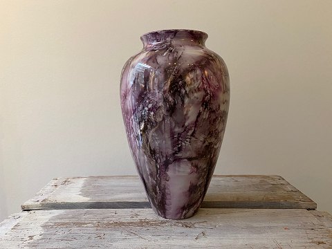 Purple Art Deco lustre vase from Arabia, Finland with marble effect