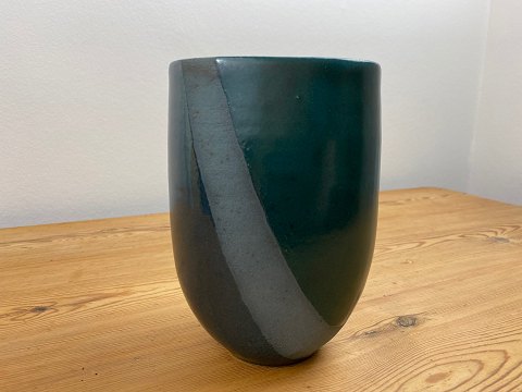 Grøn og blå keramisk vase af Lasse Birk