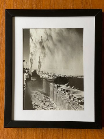 Original black and white vintage photo from Greenland in 1955 of a so-called 
Peter Snow Miller machine, which the American army used to dig deep trenches in 
the ice sheet during the Cold War.