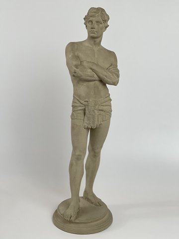 Antik Terrakotta-Figur eines stehenden Mannes mit Lendenschurz. Die Figur ist 
gestempelt L. P. Jörgensen Köbenhavn (Kopenhagen), eneret (exklusives Recht). 
Cirka 1890.