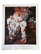 Originalt NASA farveoffsetfotografi af astronauterne James Lovell, William Anders og Frank Borman fra Apollo 8-missionen, der fandt sted i december 1968.