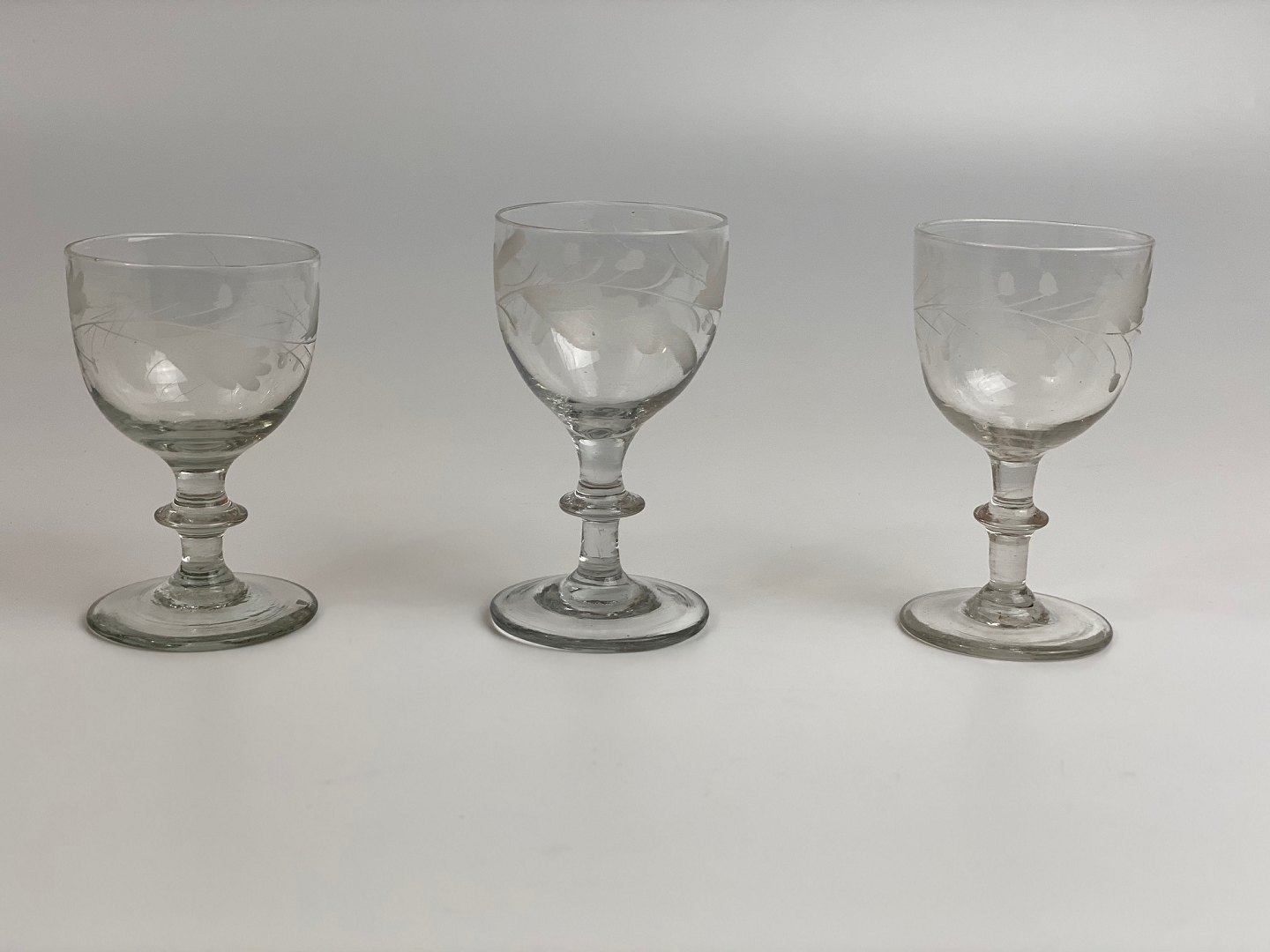 Sundays Antik & Vintage - Egeløvsglas fra Holmegaard glasværk, vinglas ca. 10 centimeter
